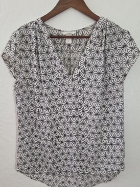 H&M Black & White Geometric Cap Sleeve Blouse